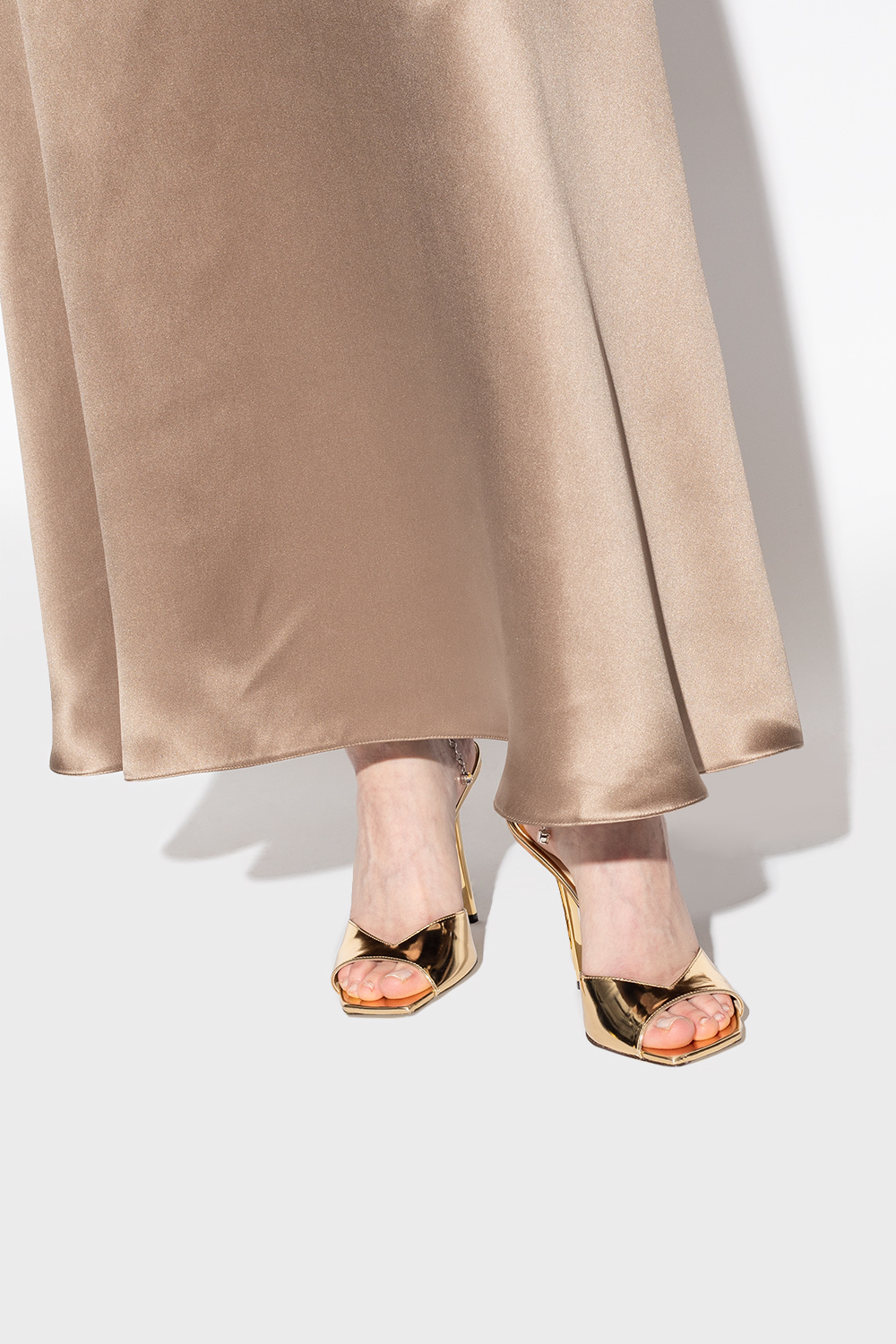 【関税込み】Jimmy Choo ゴールド Saeda 125 ヒールサンダル Gold Saeda 125 Heeled Sandals by Jimmy Choo on Sale